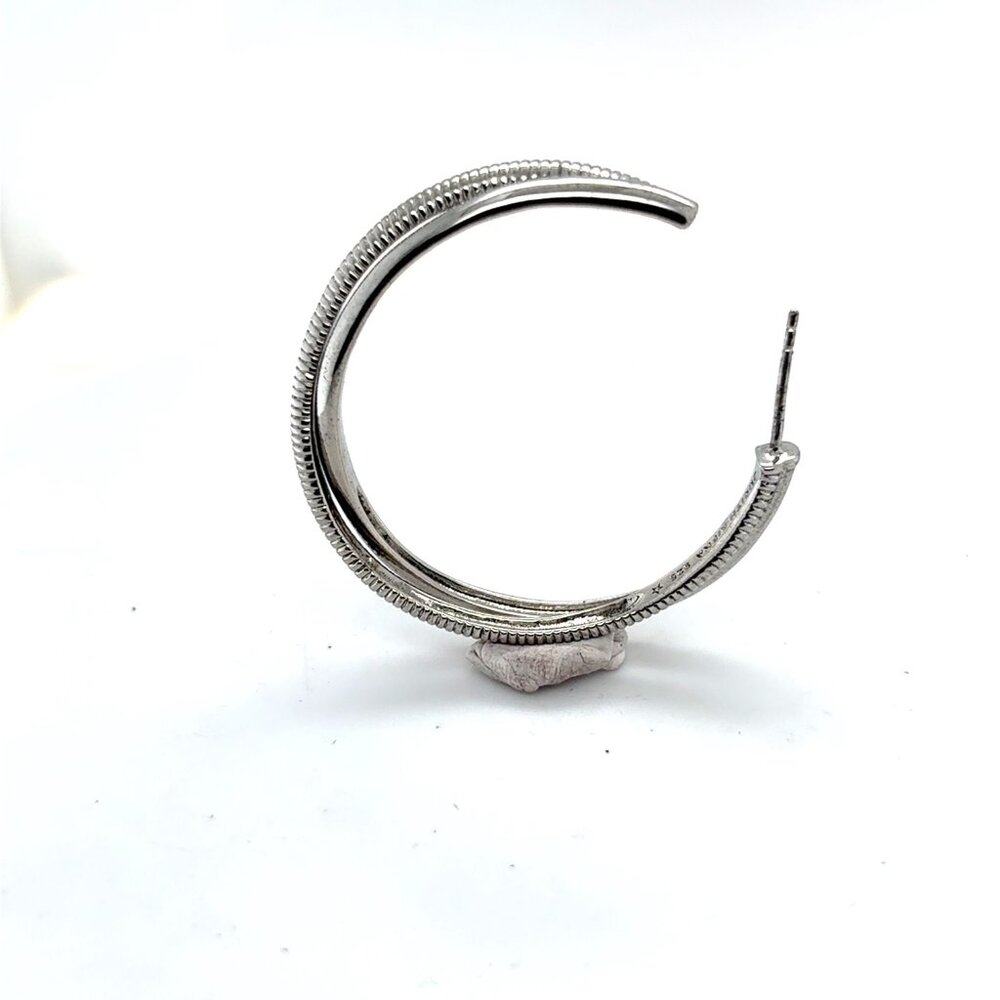 Earings - Picture 3 of 3